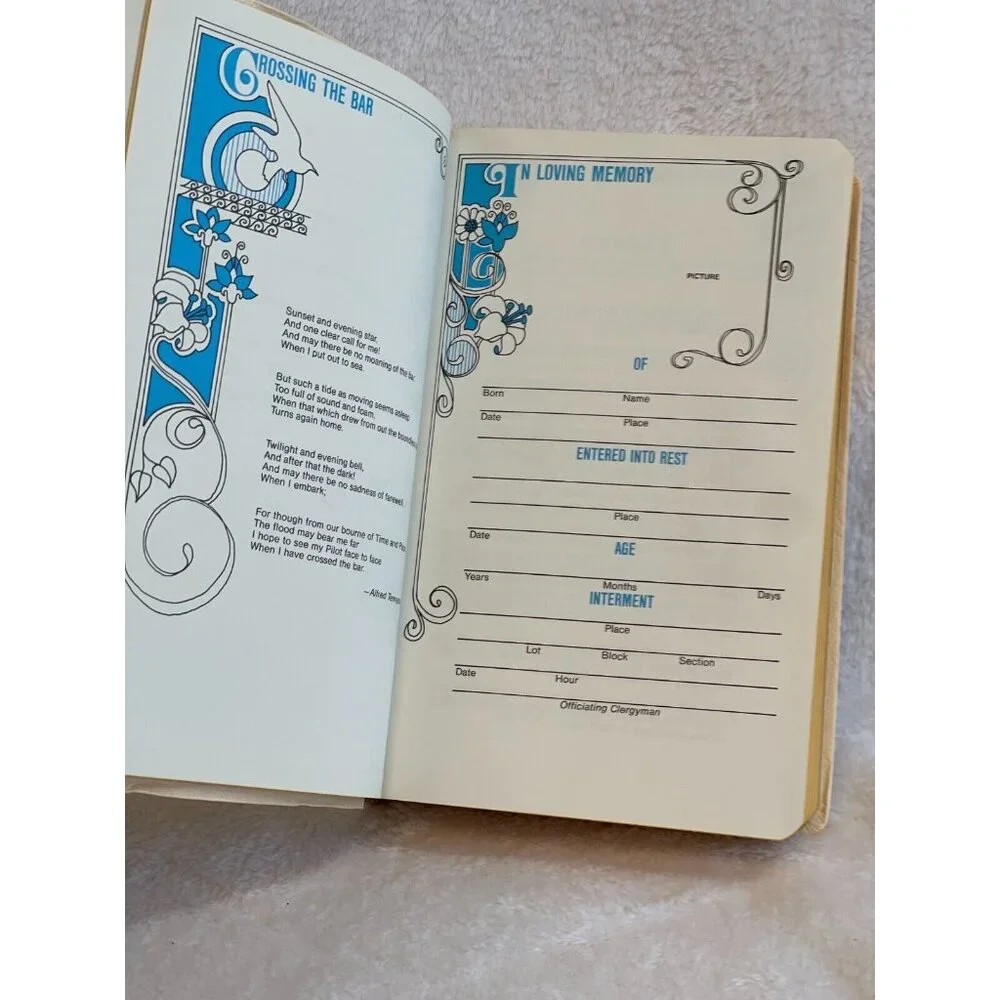 The New American Bible The Holy Bible Memorial‎ Edition Illustrated White Gold